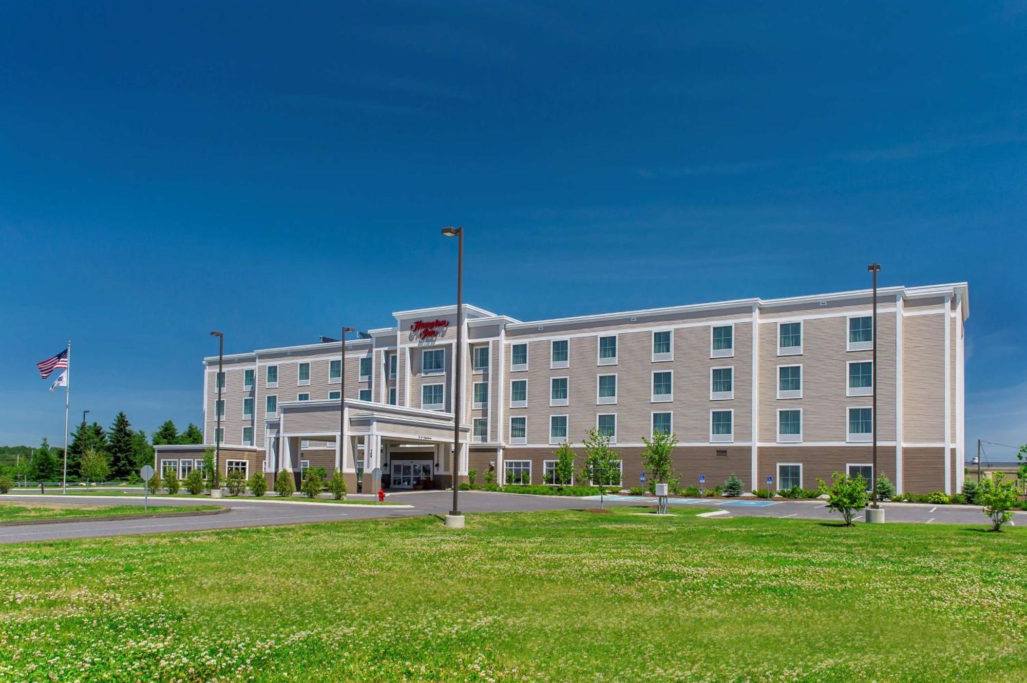 Hampton Inn Преск-Айл Экстерьер фото